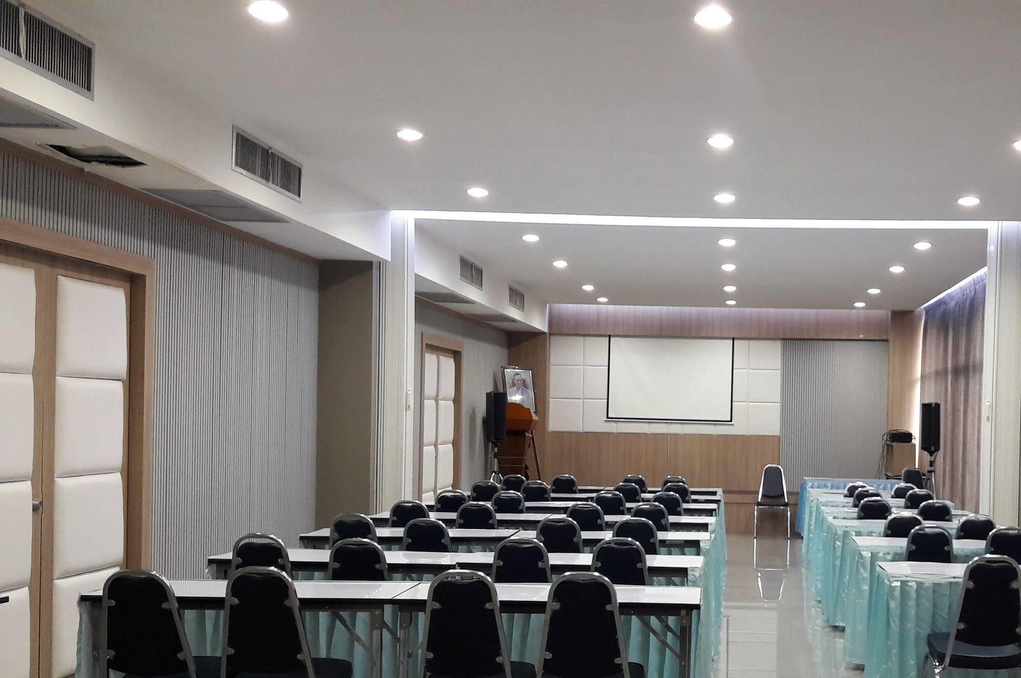 U Place Korat Nakhonratchasima Dış mekan fotoğraf