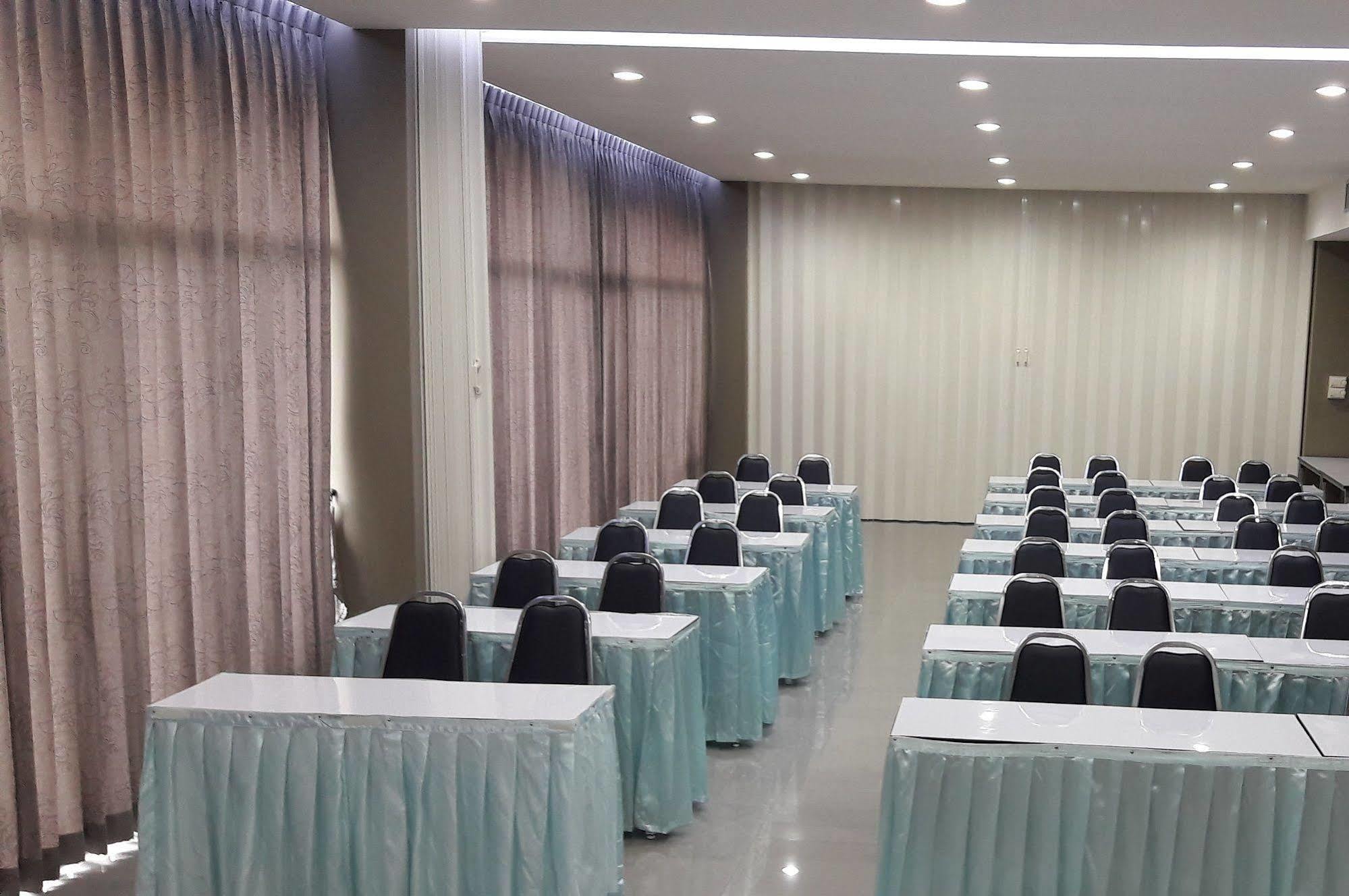 U Place Korat Nakhonratchasima Dış mekan fotoğraf